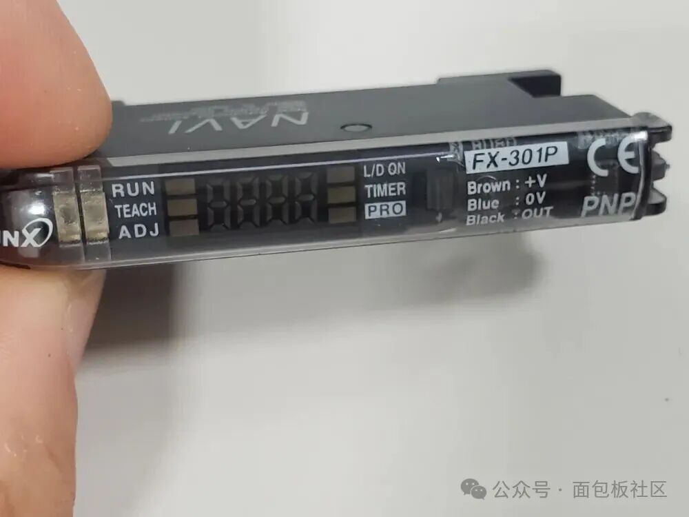 Panasonic FX-301P 数字光纤传感器外观