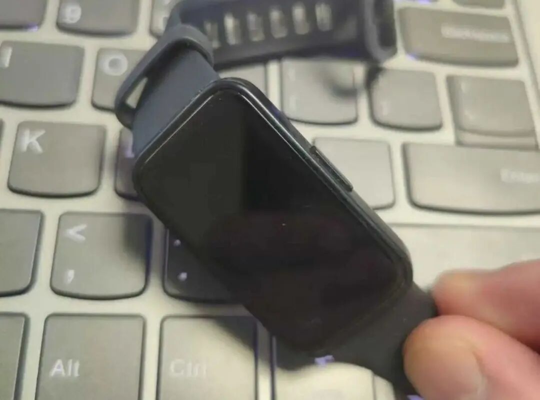 华为手环弧形屏幕