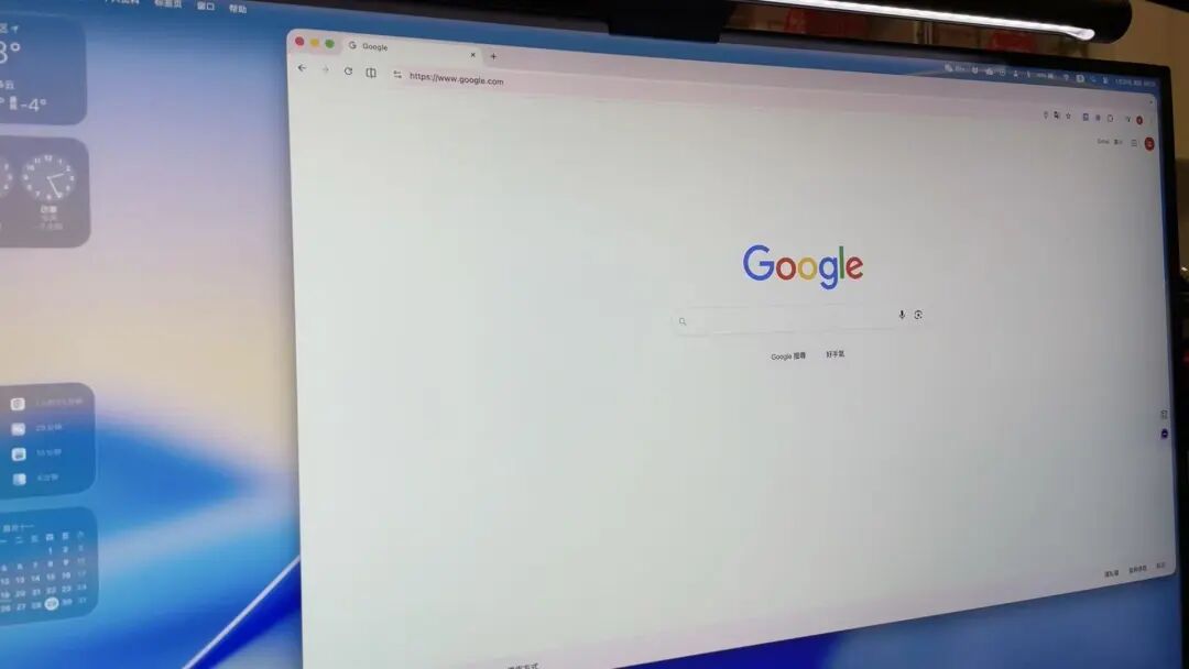 电脑屏幕显示Google搜索主页