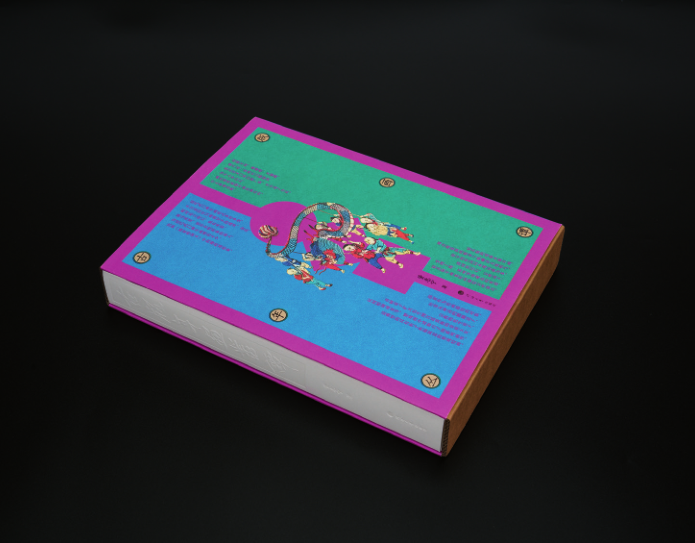 色彩鲜艳的古版年画书籍封面