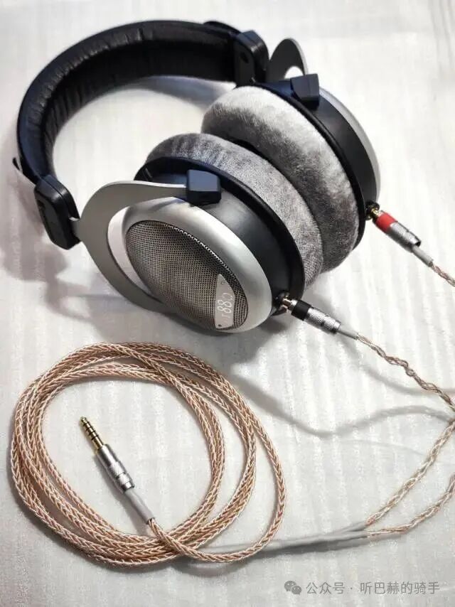 改装完工的拜亚动力DT880 600Ω耳机