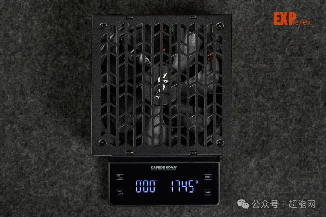 先马XP1200国际版电源 实际重量1745g