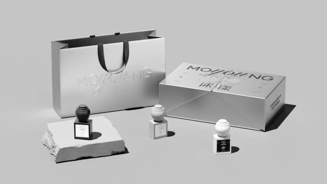 黑白风格产品组合与手提袋