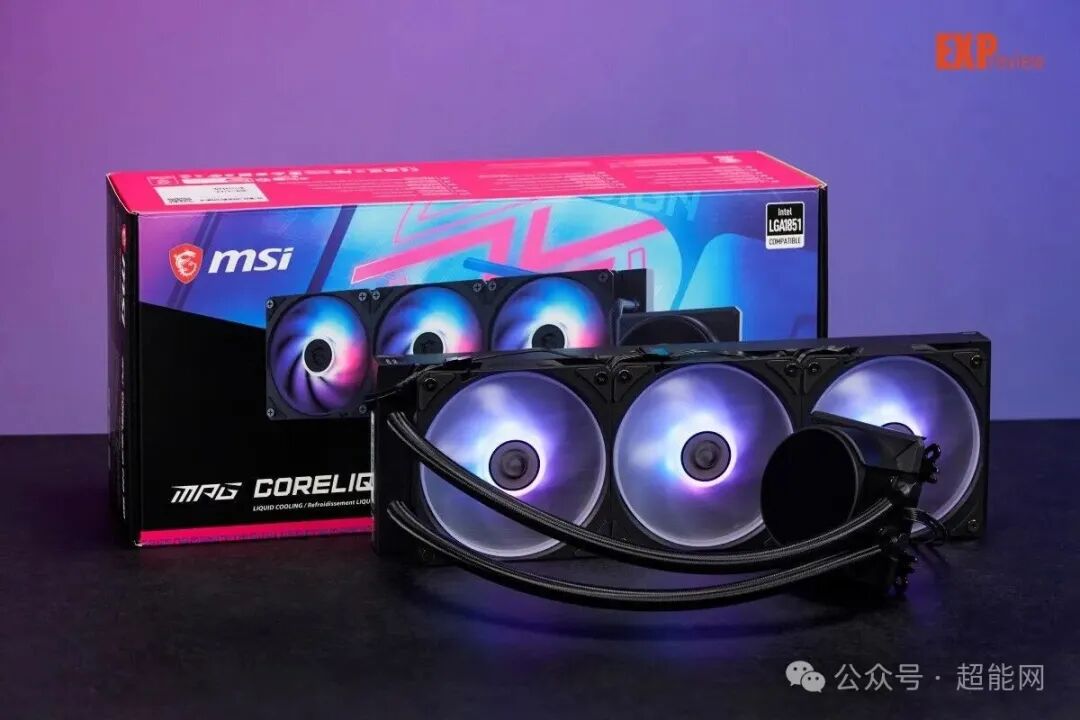 评测产品最终展示，散热器置于包装盒前方