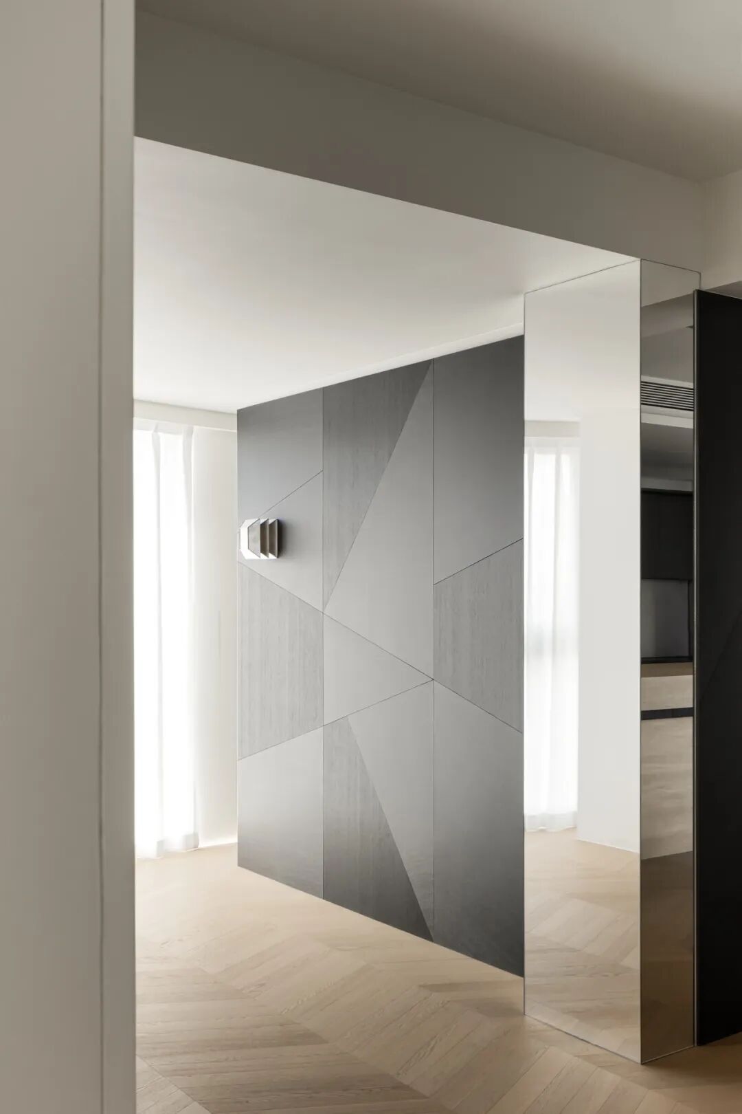 入户玄关几何拼接灰色门