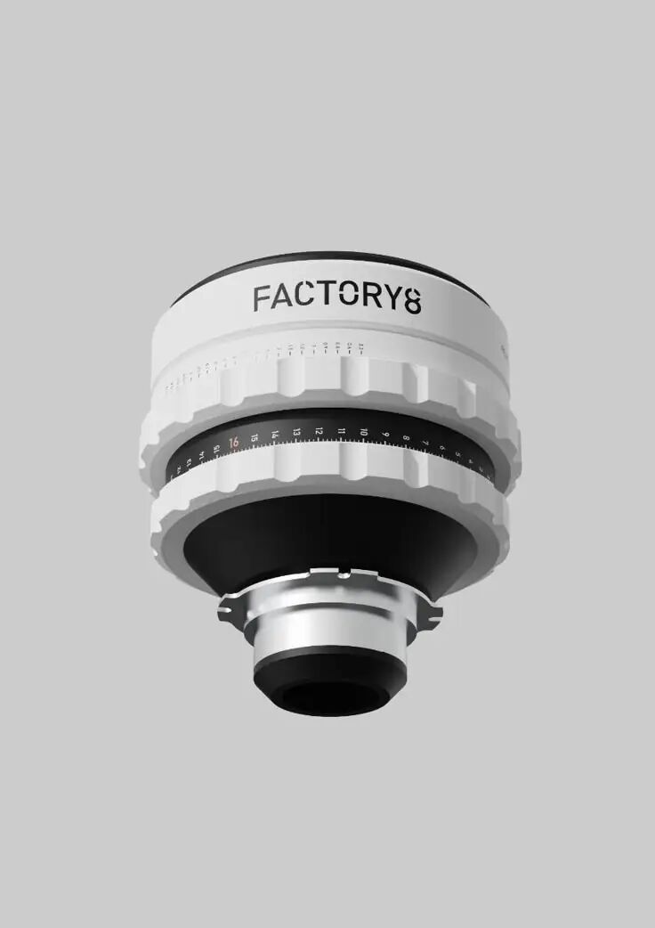 印有“FACTORY8”字样的工业感镜头装置特写