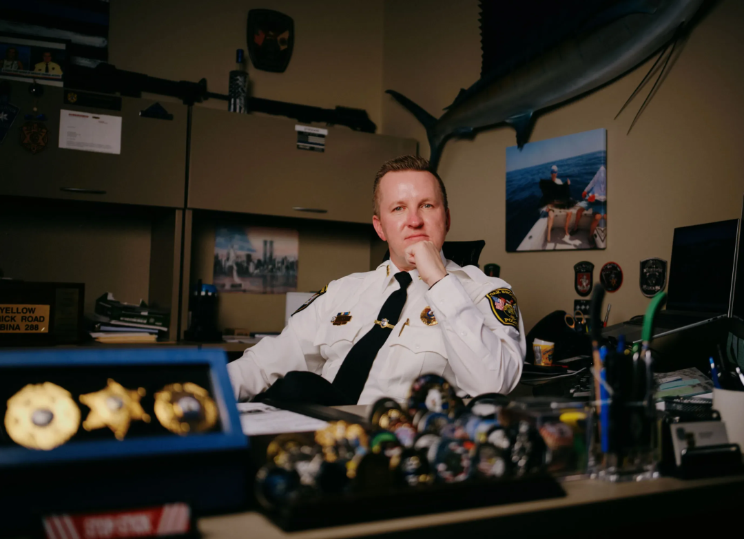 奥克布鲁克警察局局长布莱恩·斯特罗基斯