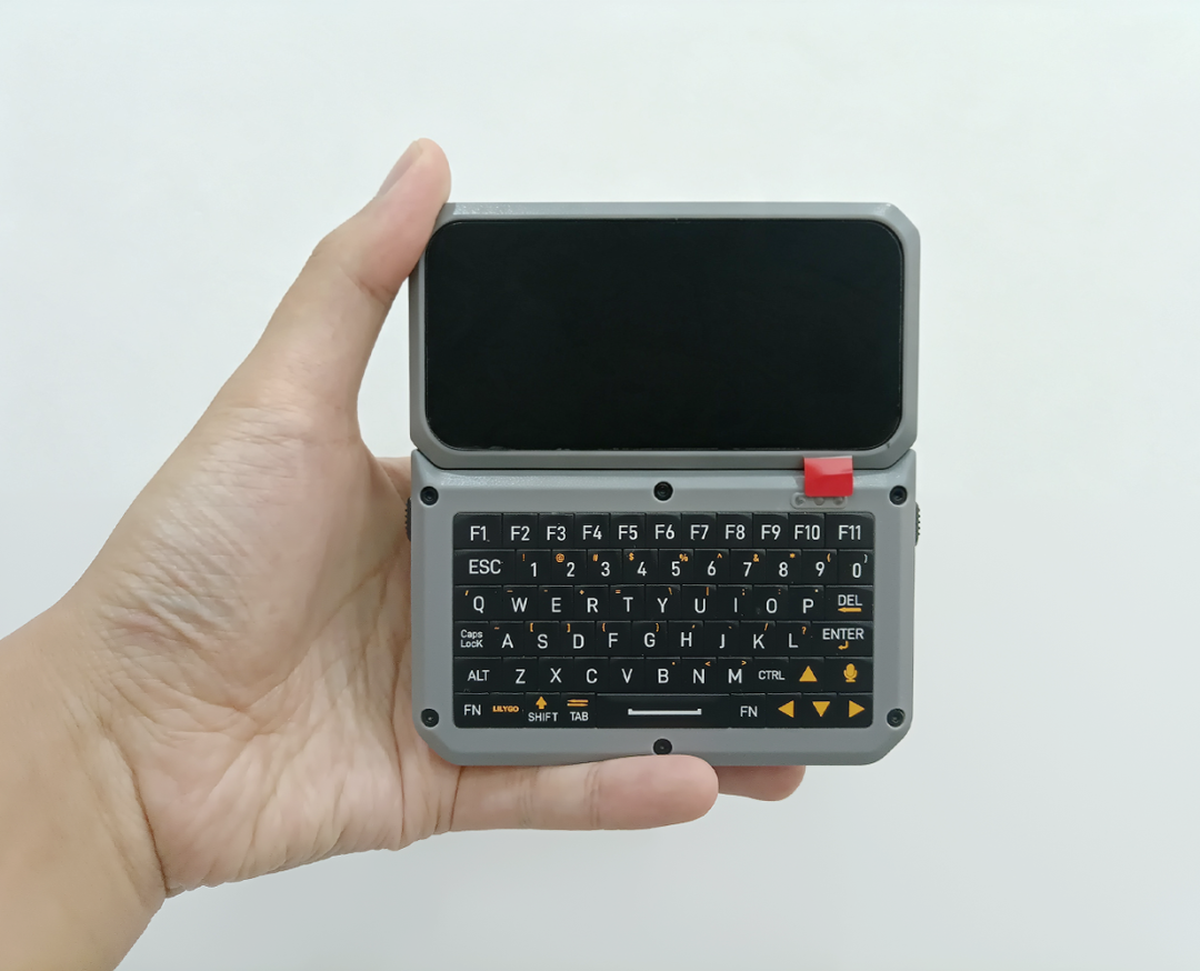 T-Display CM0 翻盖式便携终端手持展示