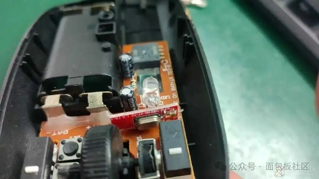 无线模块小板正面元件布局