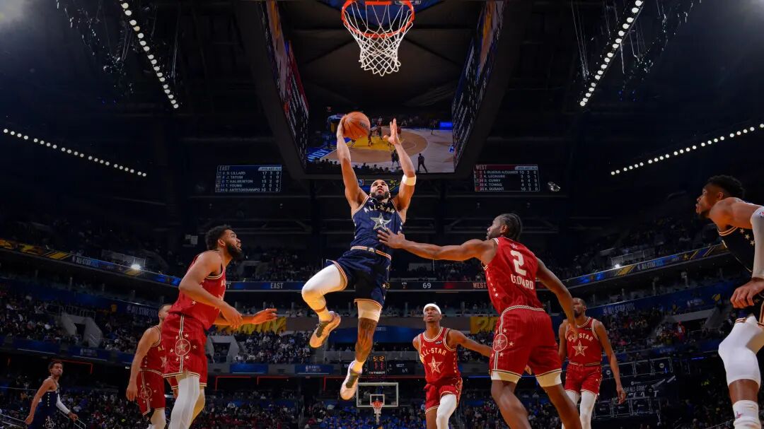 Vision Pro上观看篮球比赛