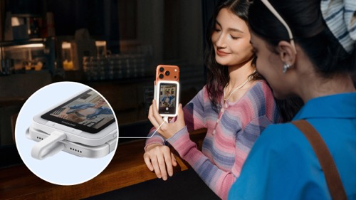 手机连接充电宝使用场景