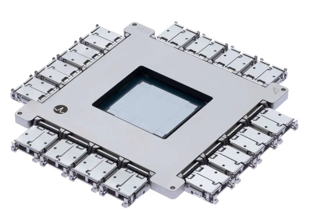 Broadcom 6.4Tbps CPO引擎