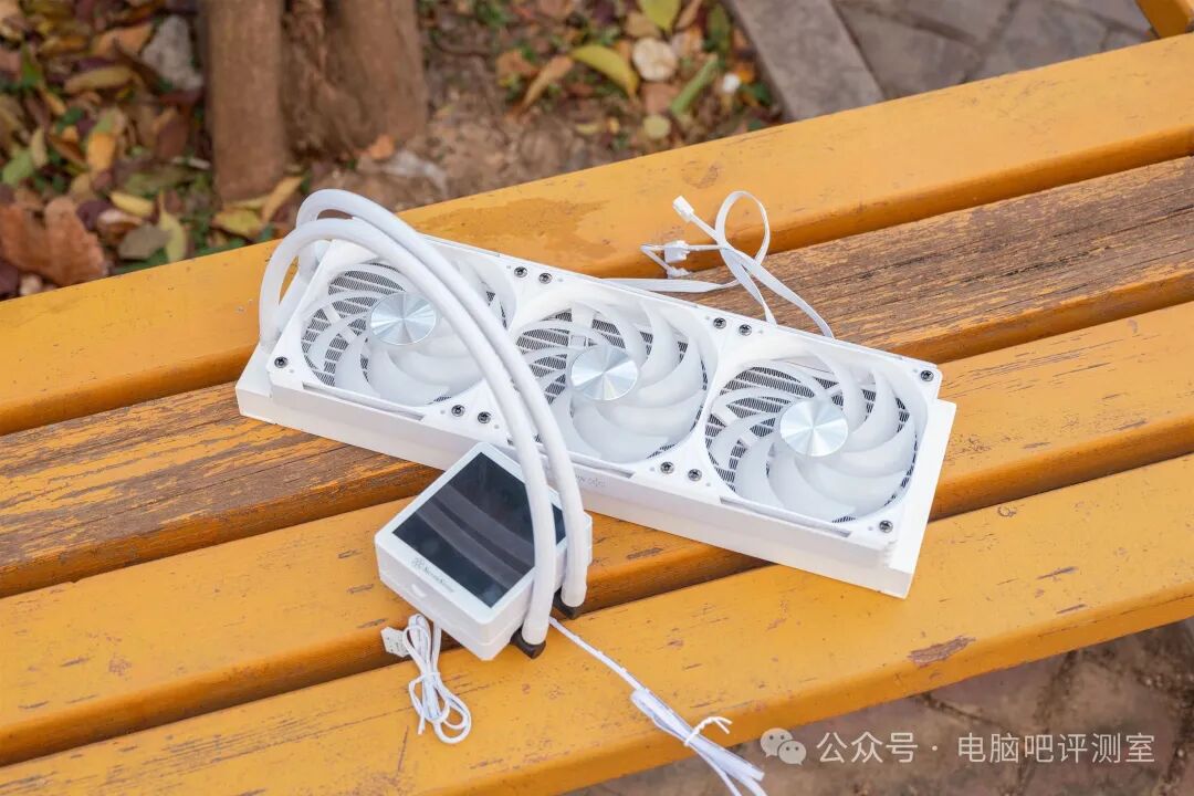 白色360水冷散热器本体