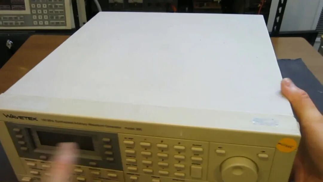Wavetek 395 操作面板细节