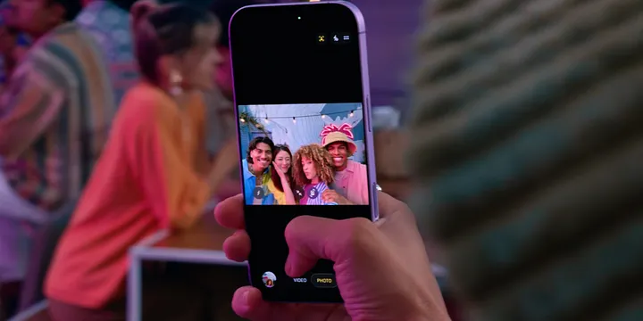 人物居中摄像头自拍效果示意