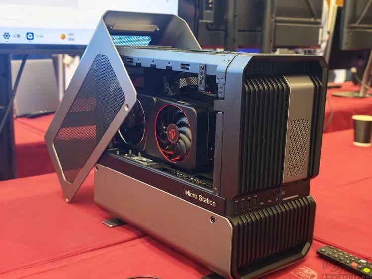 展出的微型工作站设备