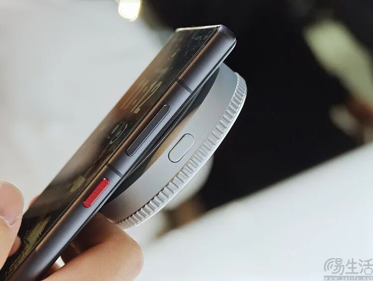 追觅模块化手机工程样机特写