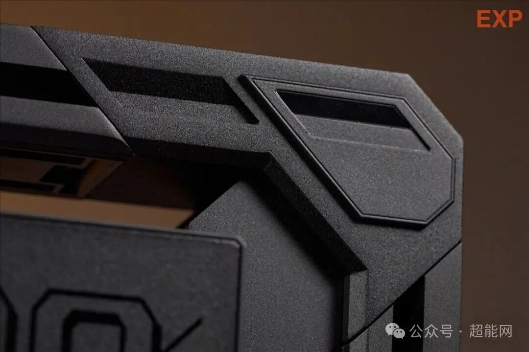 ROG GR20 铝合金框架外观