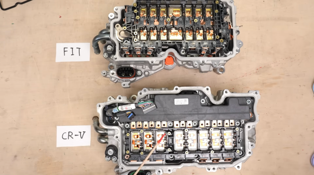 FIT与CR-V PCU阀体对比