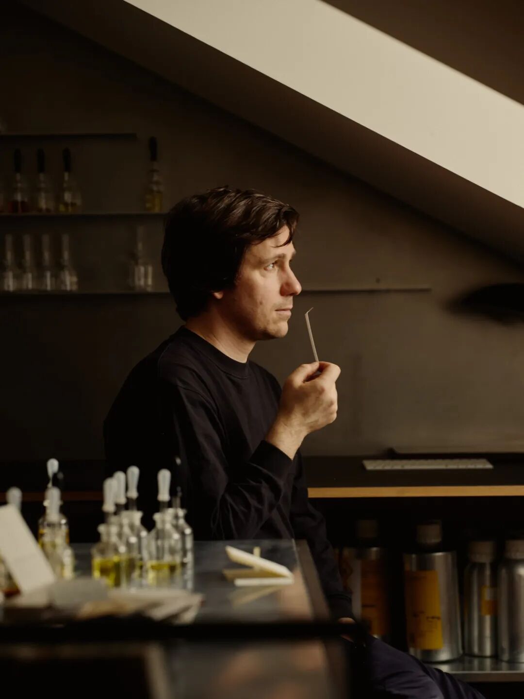 调香师品闻香料