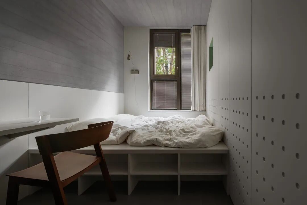 儿童房洞洞板墙设计