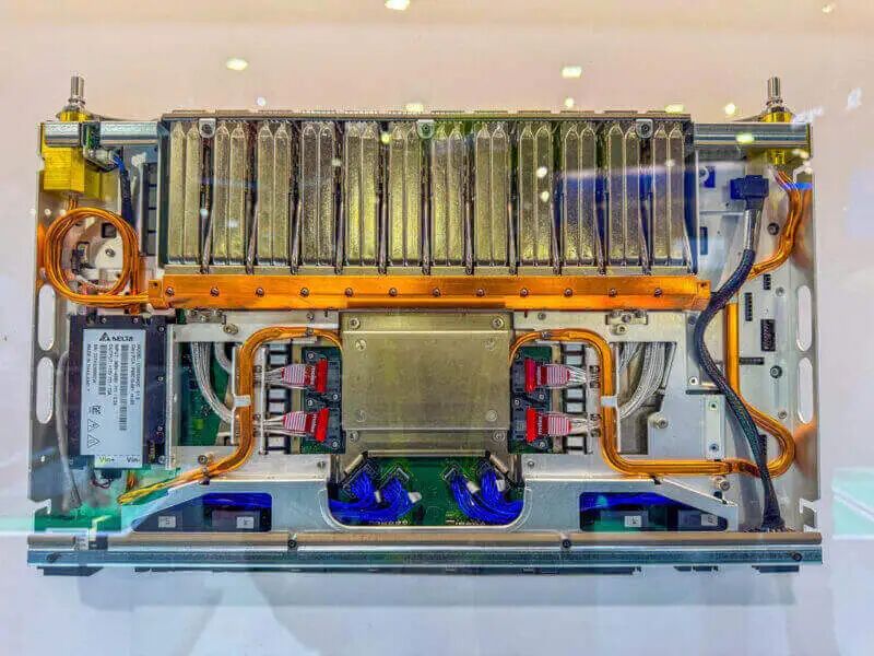 液冷冷板设计关键约束示意图