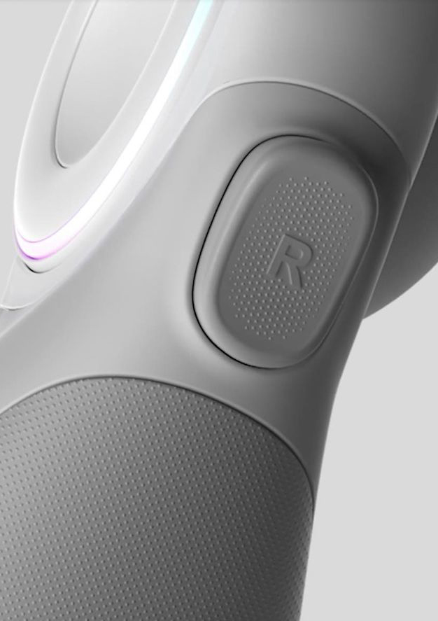 带有细密点状纹理的R标志按钮