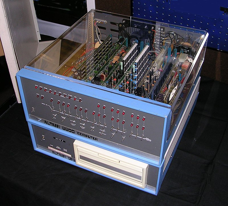 Altair 8800计算机实物图