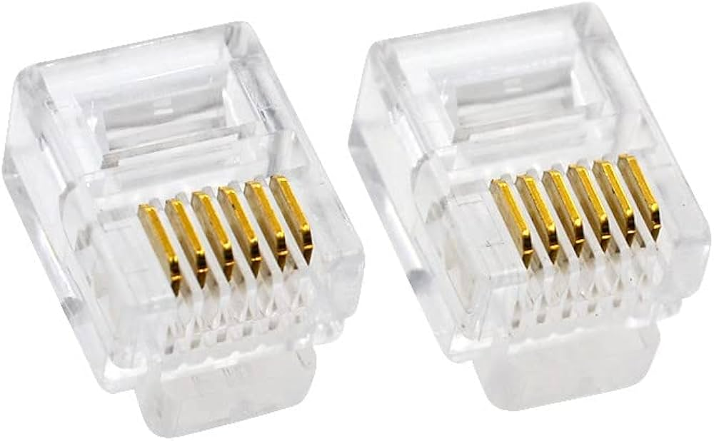 两个并排的透明RJ45水晶头