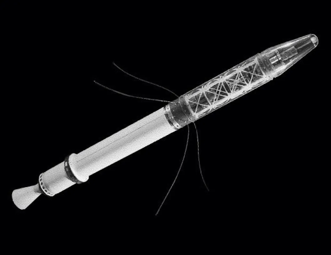 Explorer 1 卫星的X光风格影像，展示了细长的圆柱形结构与内部组件