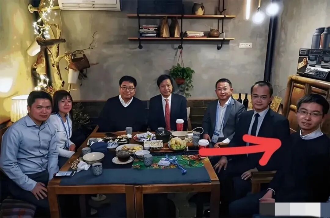 王兴兴与互联网企业家在乌镇的合影