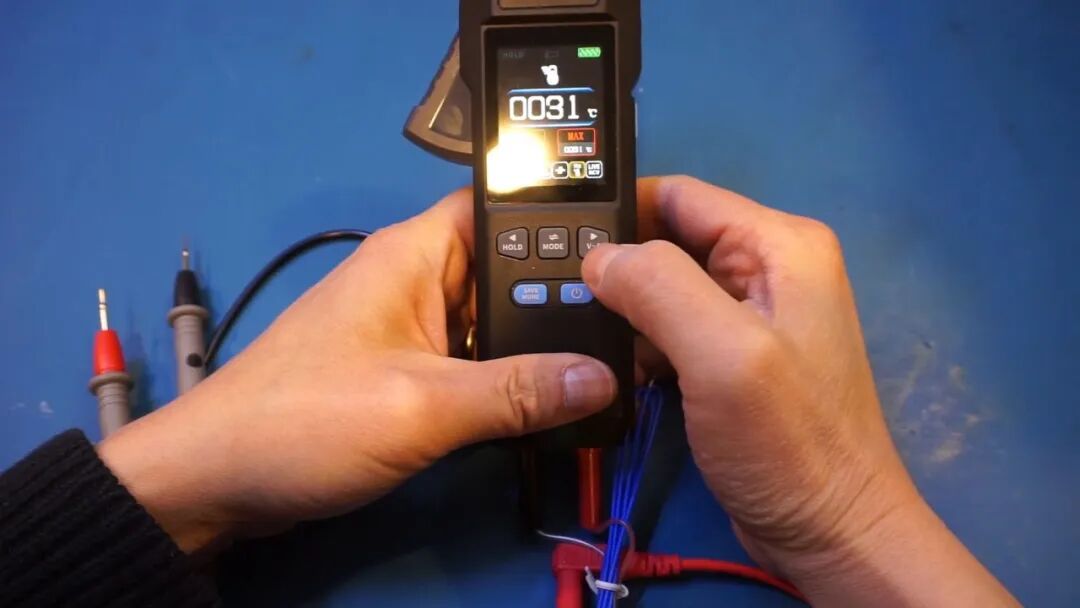 DMC-100 温度档测量显示 31℃