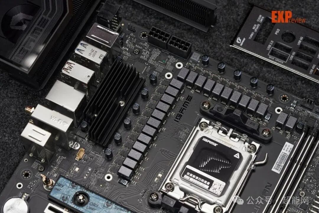 主板供电区域全景