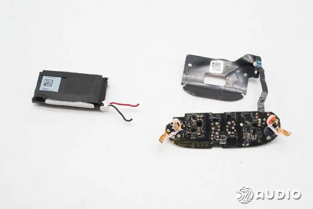 断开电池与主板的导线