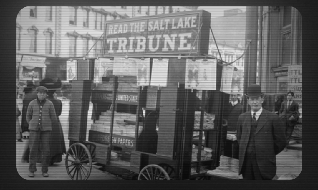 历史照片:老式街头报摊