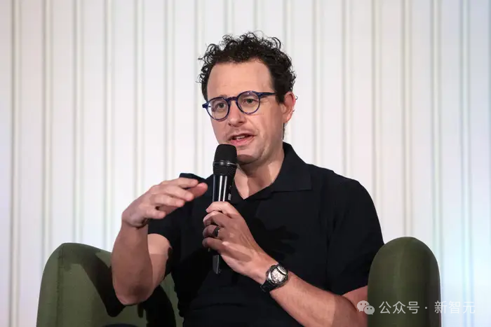 Dario Amodei演讲照片