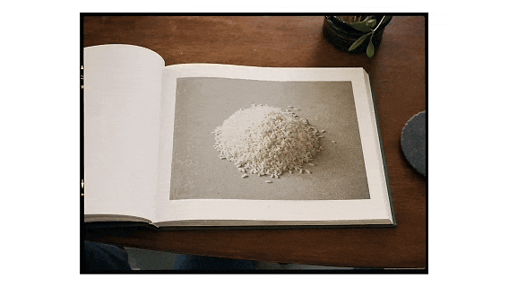 AI生成的“米粒中寻字”的创意图像