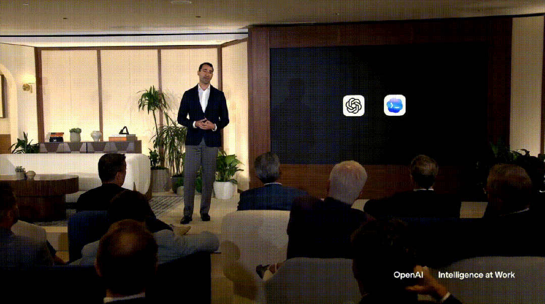 发布会现场演讲