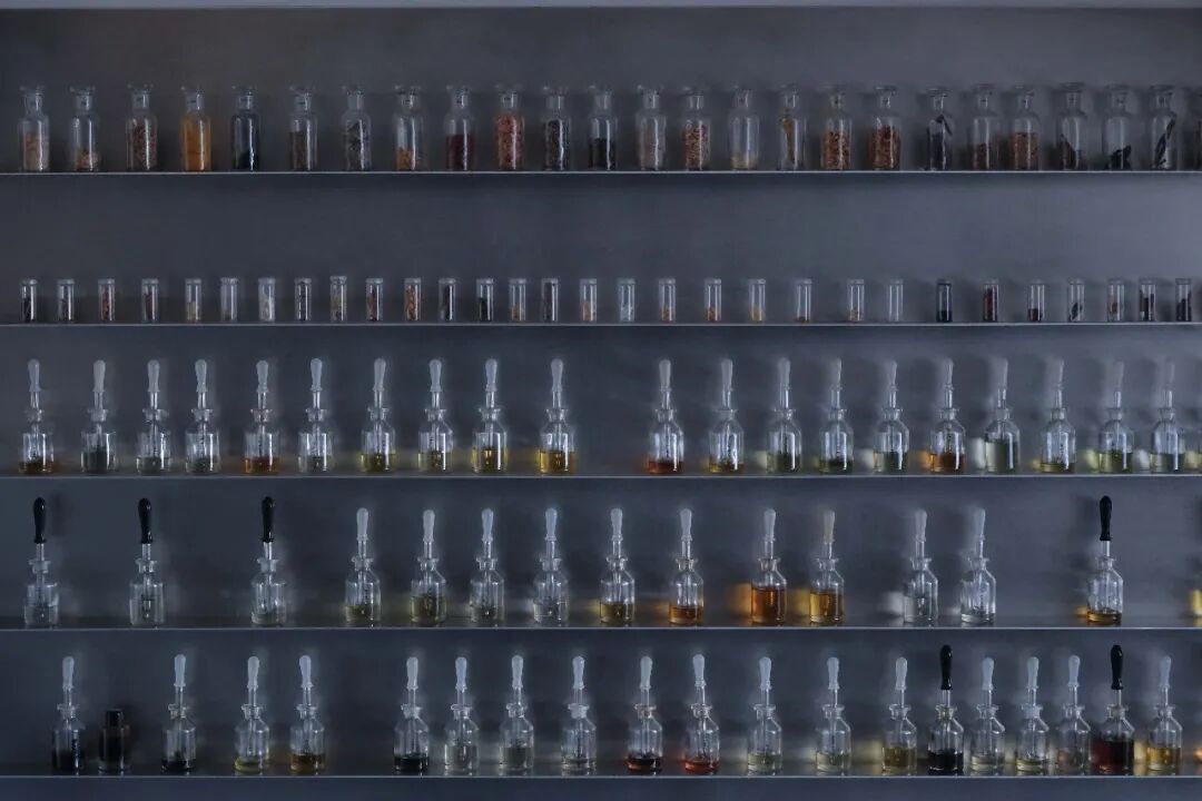 柏林工作室原料陈列架