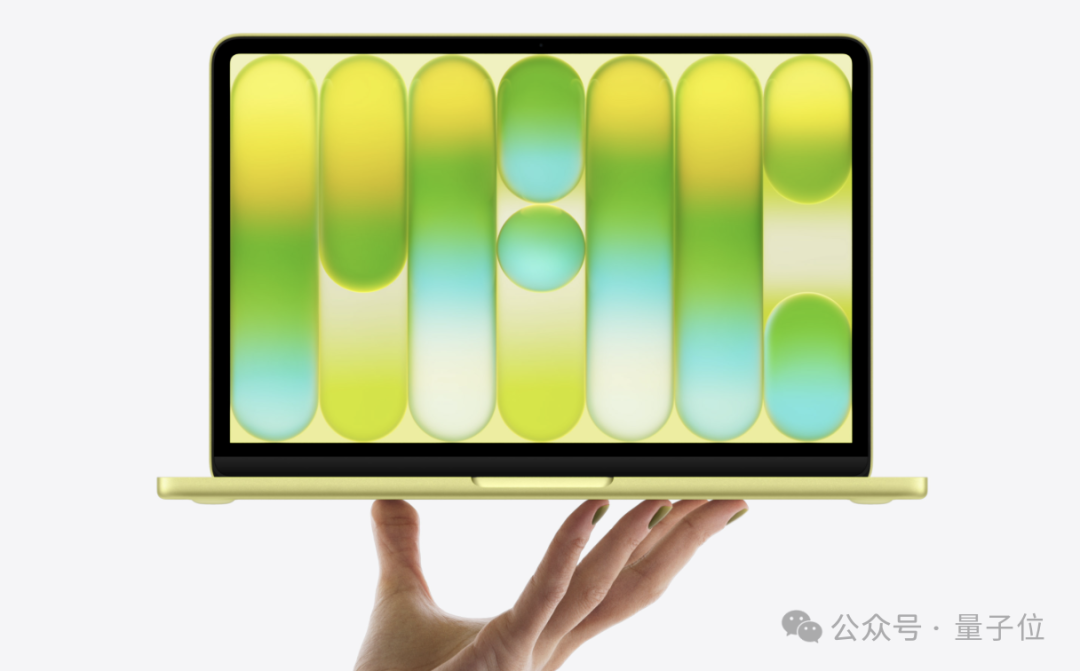 金色MacBook Neo展示图