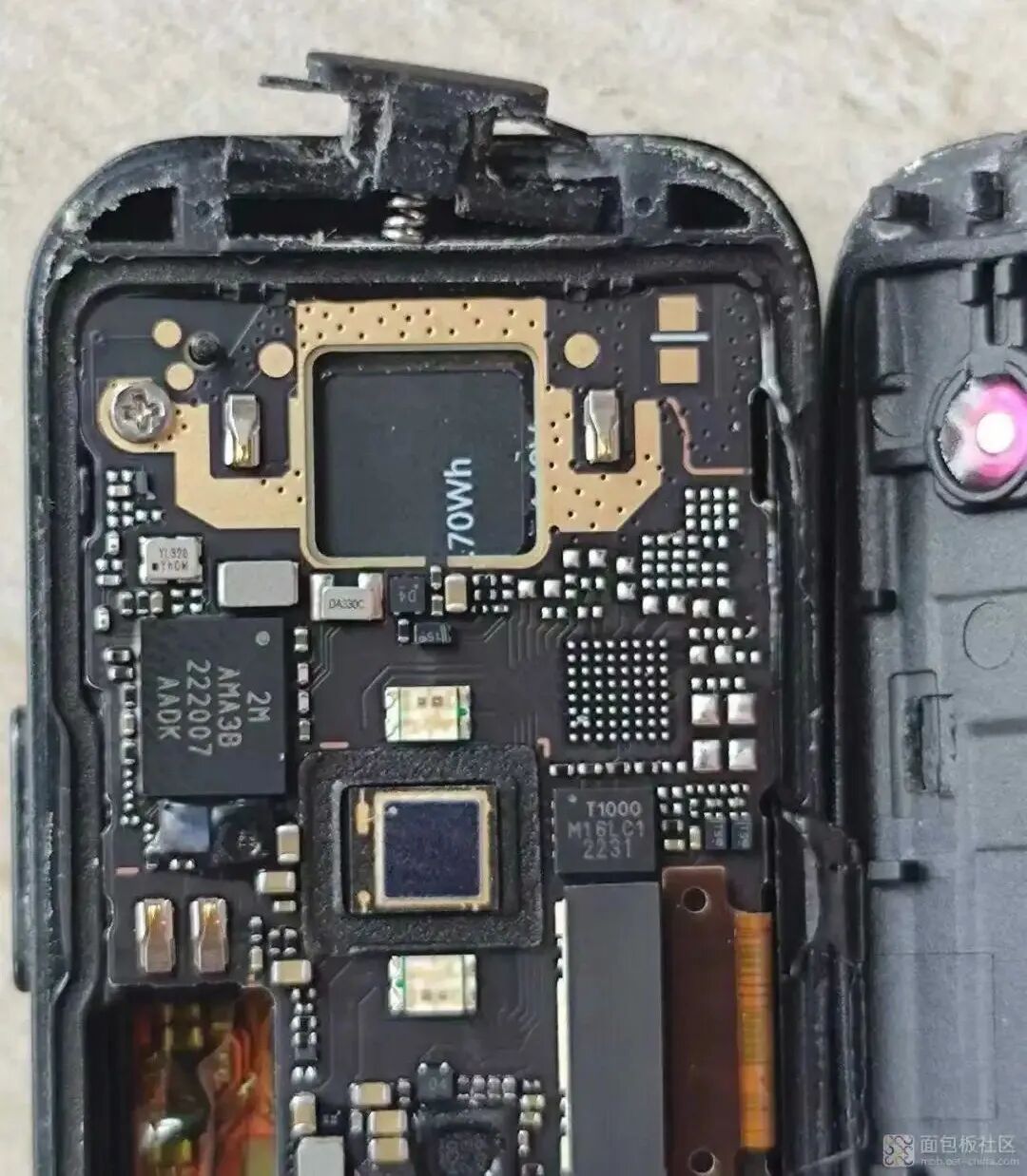 电池正负极触点