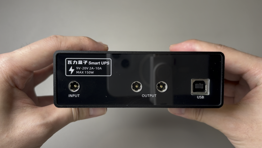 W150背面接口特写