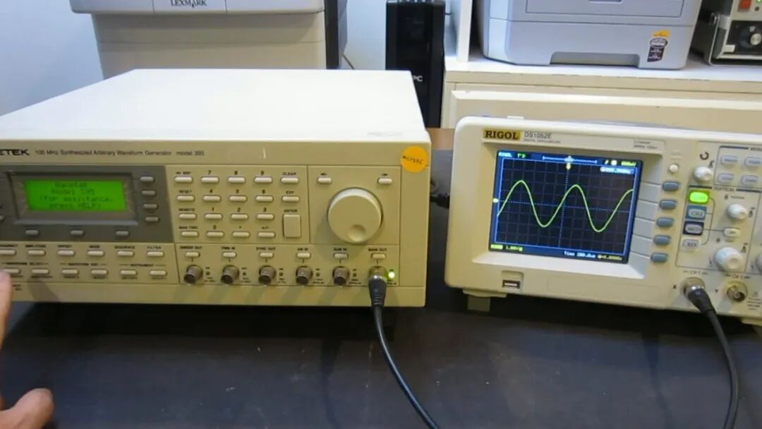 示波器显示 Wavetek 395 输出正弦波