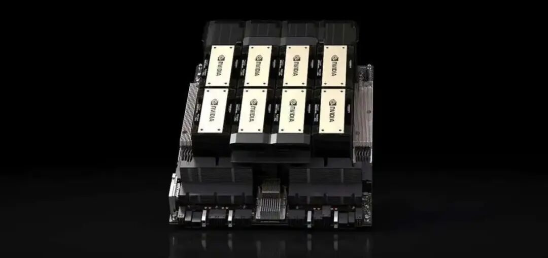 多款NVIDIA芯片堆叠组成的设备