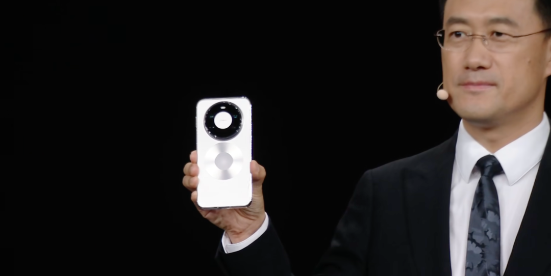 华为Mate80 Pro Max风驰版外观