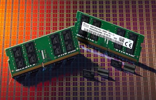 SK Hynix 16GB DDR4内存条实物图