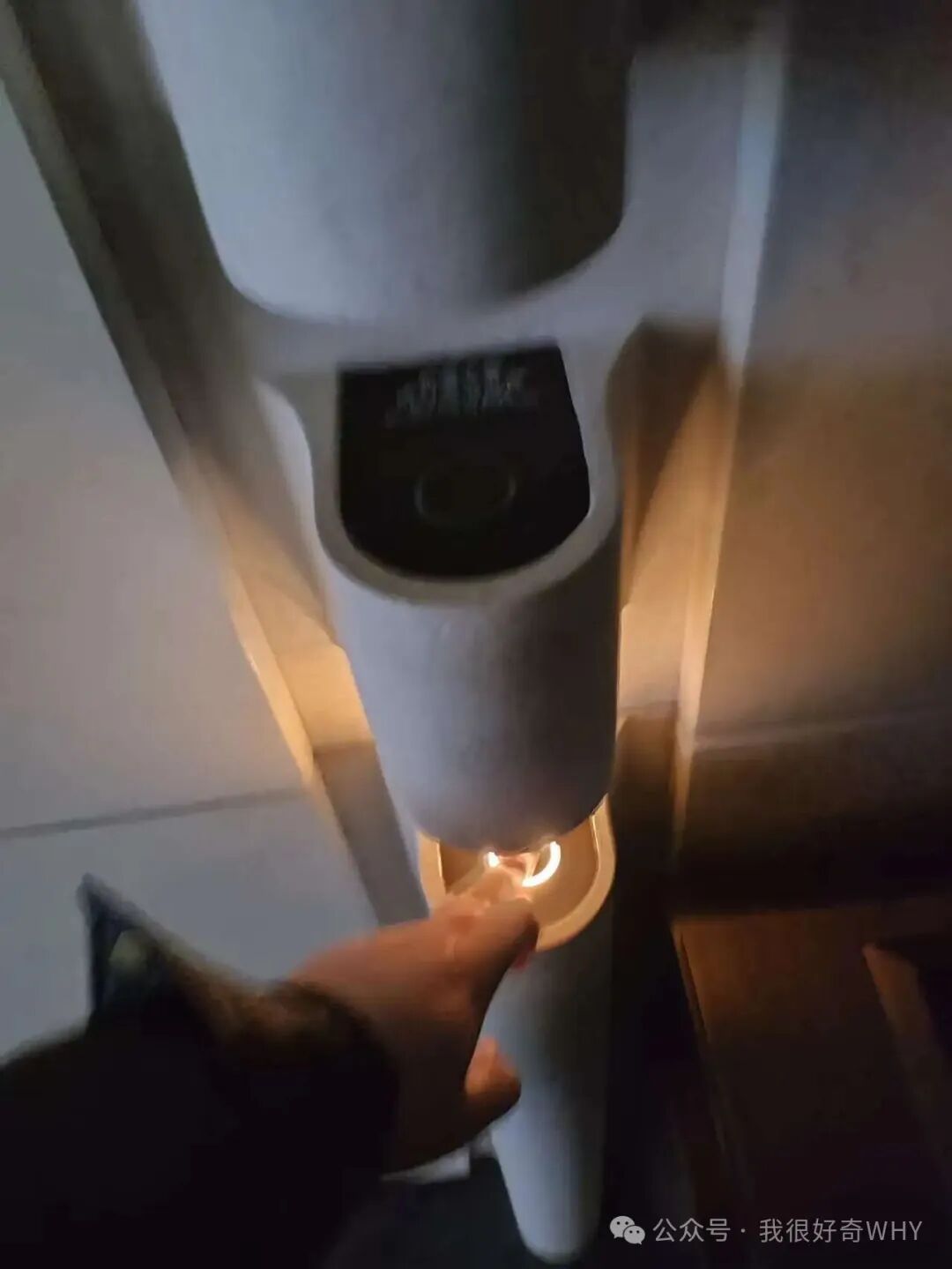 设计不合理的电梯呼叫面板操作图