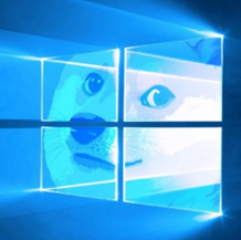 Windows 10经典壁纸恶搞图，蓝色光窗中嵌入狗狗表情