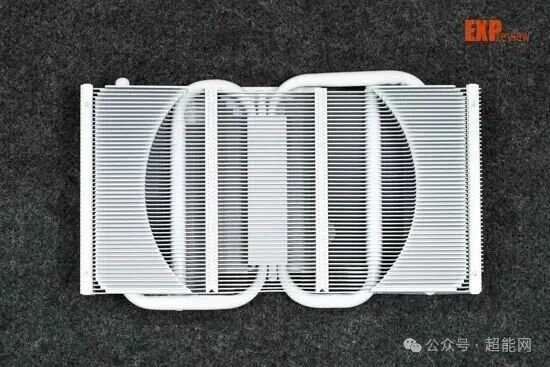 显卡散热鳍片俯视图