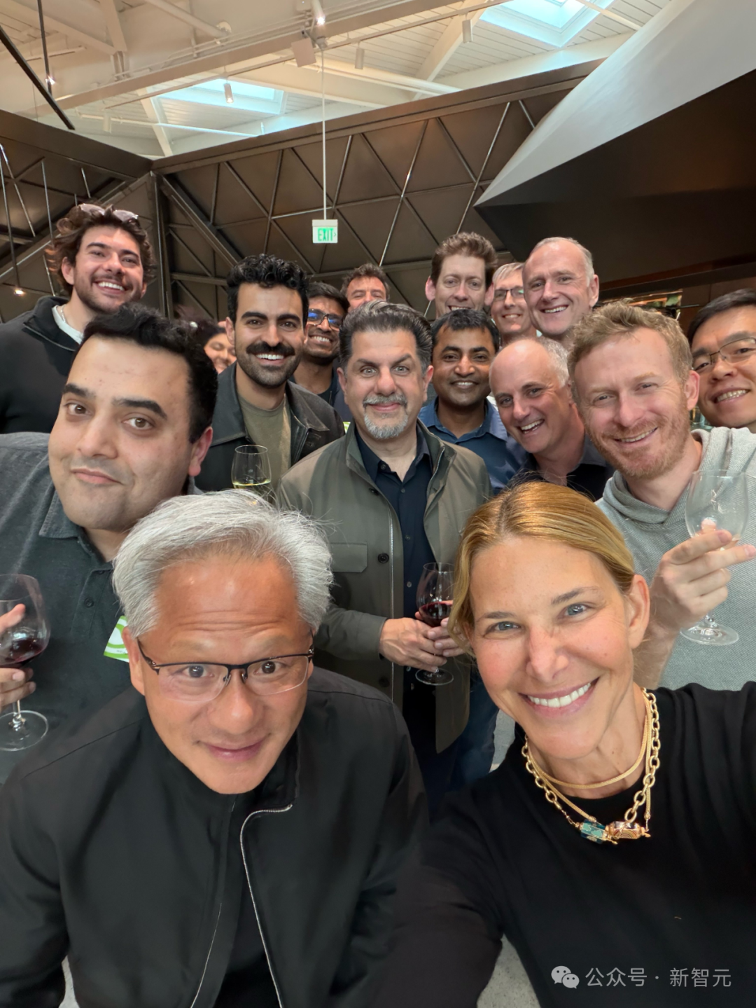OpenAI员工聚会合影